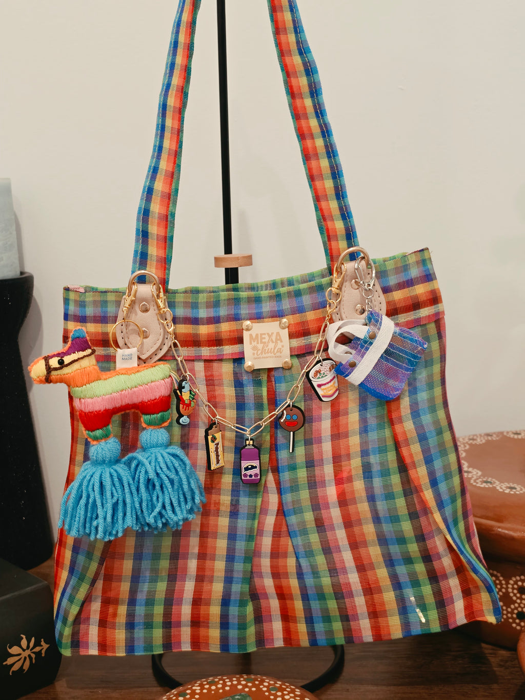 Tote Bag Premium de Mercado "Fiesta Mexicana" - Multicolor con Dijes y Dijes de Colección