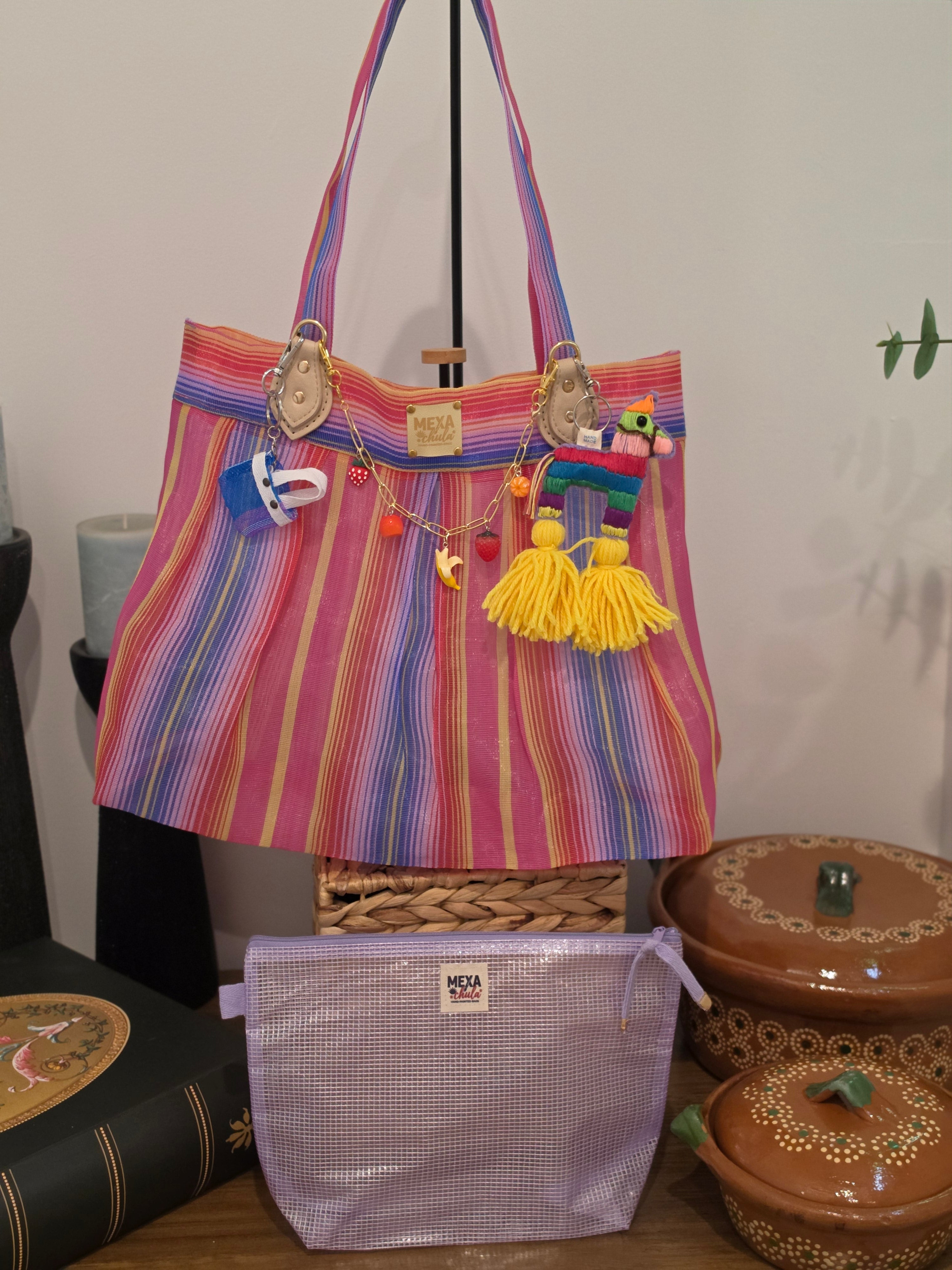 Tote Bag Premium de Mercado "Fruta Fresca" - Rayas Rosas con Dijes Frutales y Set de 3 Piezas