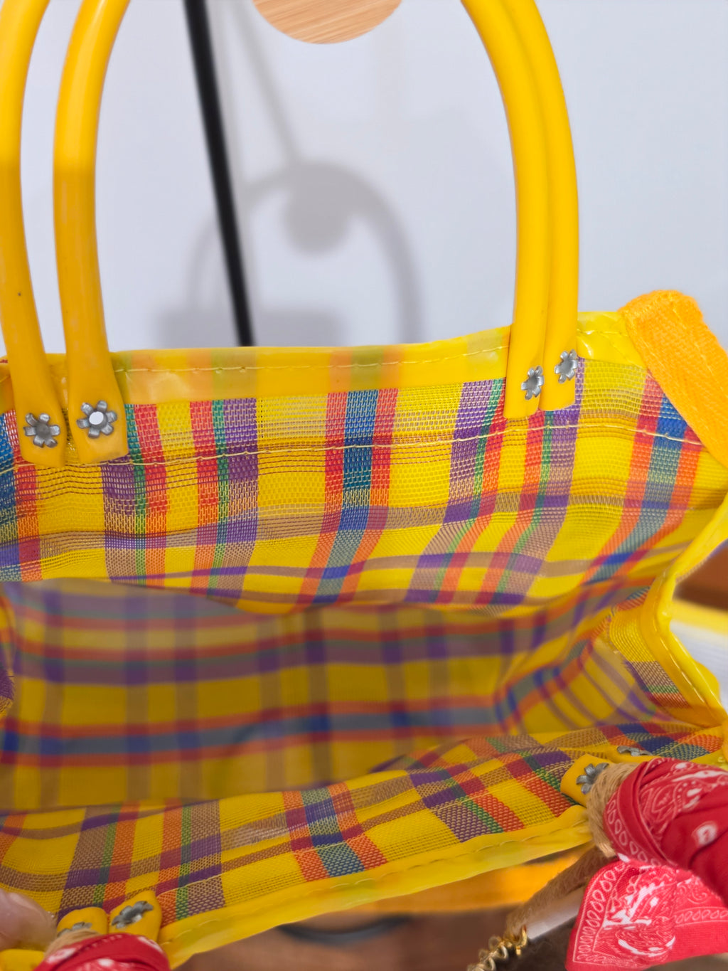 Bolso de Mercado Ovalado "Nostalgia Mexicana" con Dijes Artesanales
