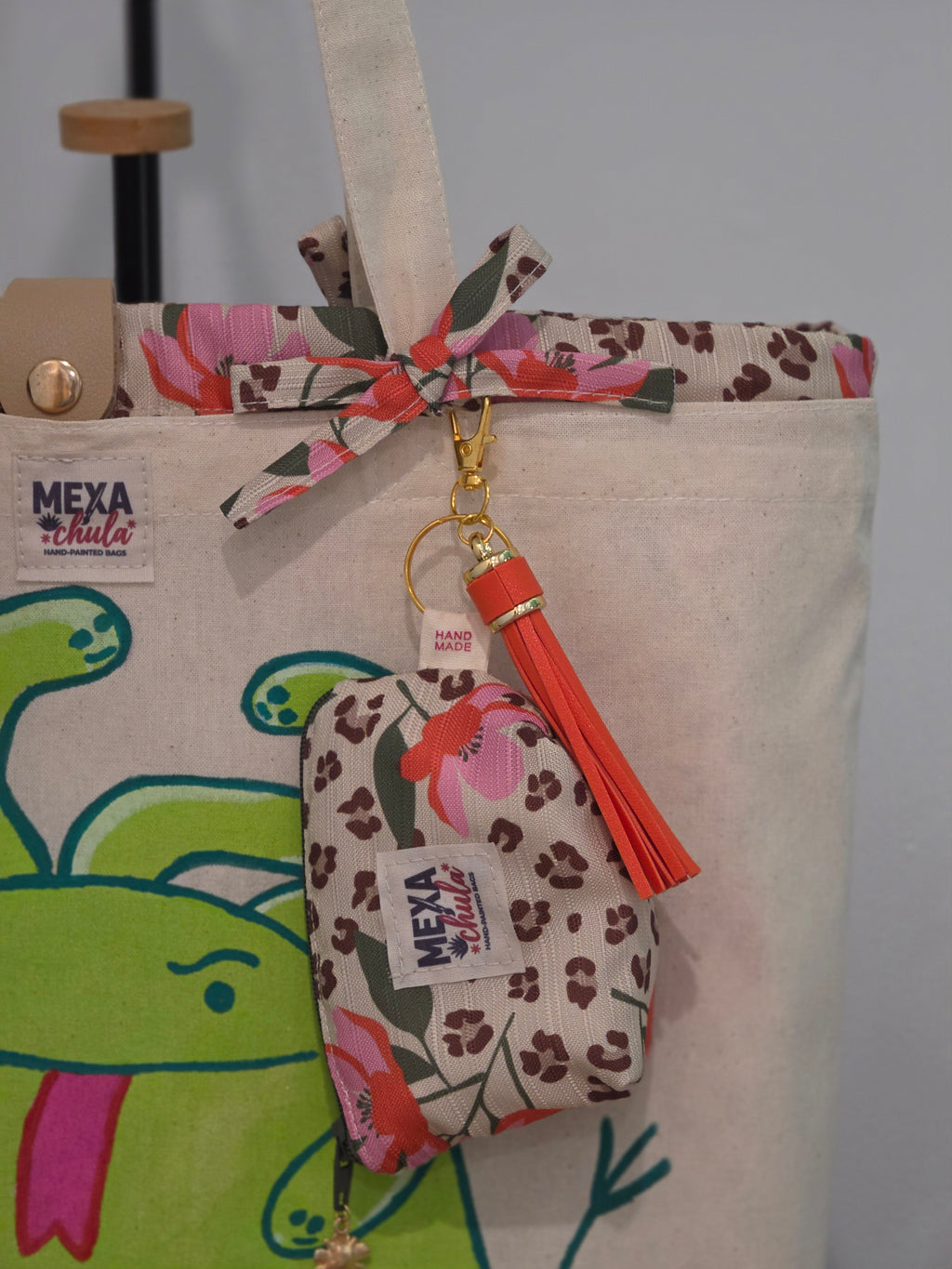Tote Bag Pintada a Mano "De Hora de Viborear" - Set Premium 2 en 1 Desmontable