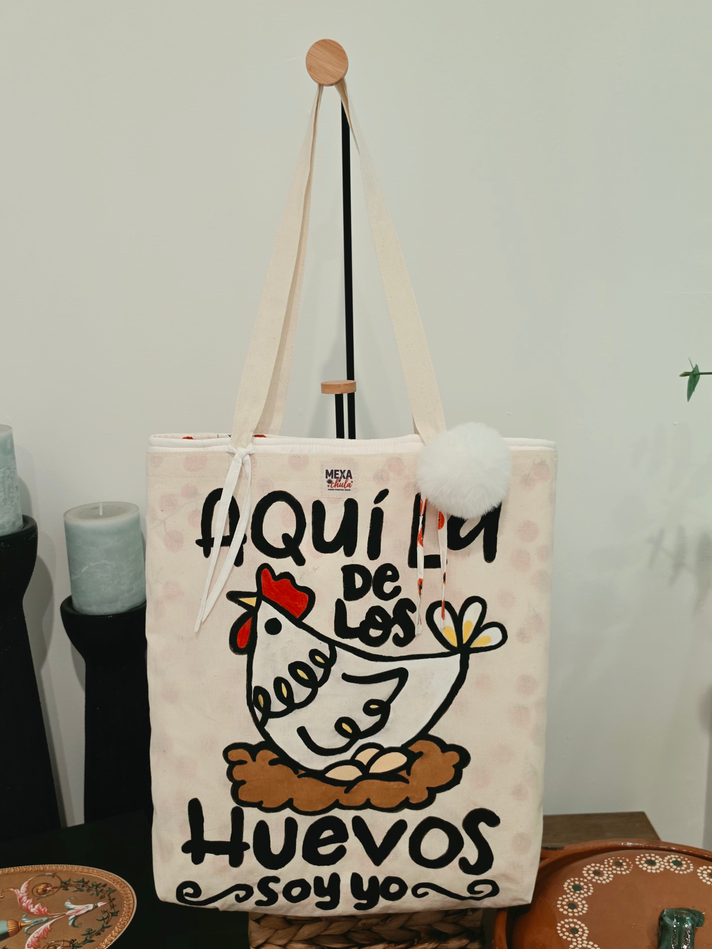 Tote Bag Pintada a Mano "Aquí la de los Huevos soy yo" - Set Premium 2 en 1 Desmontable