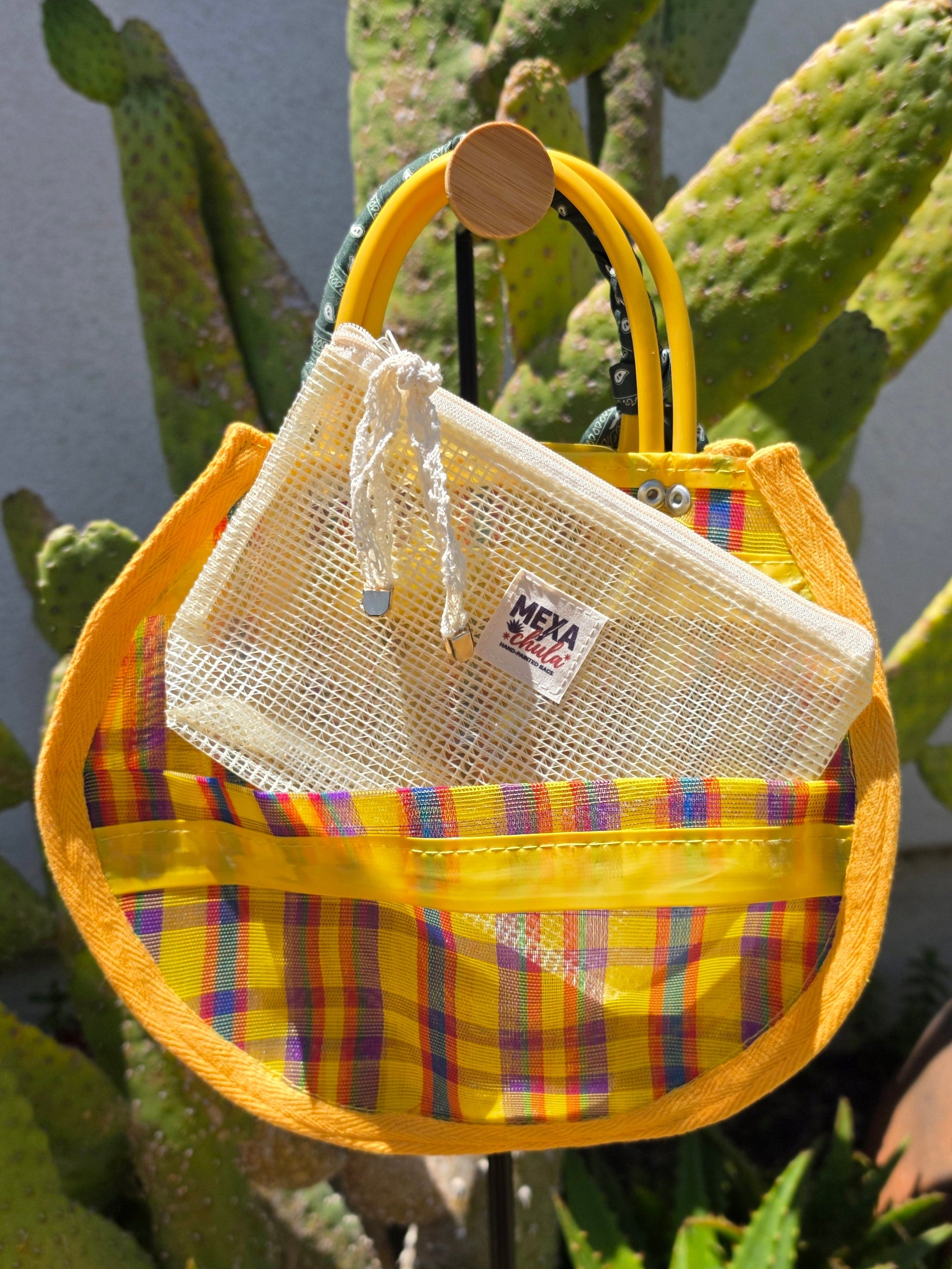 Bolso "Chula Circular"– Edición Amarillo Cuadros con Charms de Panadería