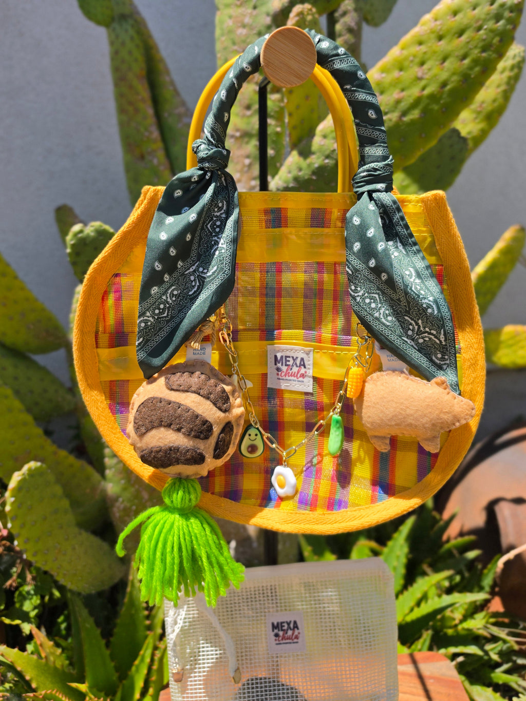 Bolso "Chula Circular"– Edición Amarillo Cuadros con Charms de Panadería
