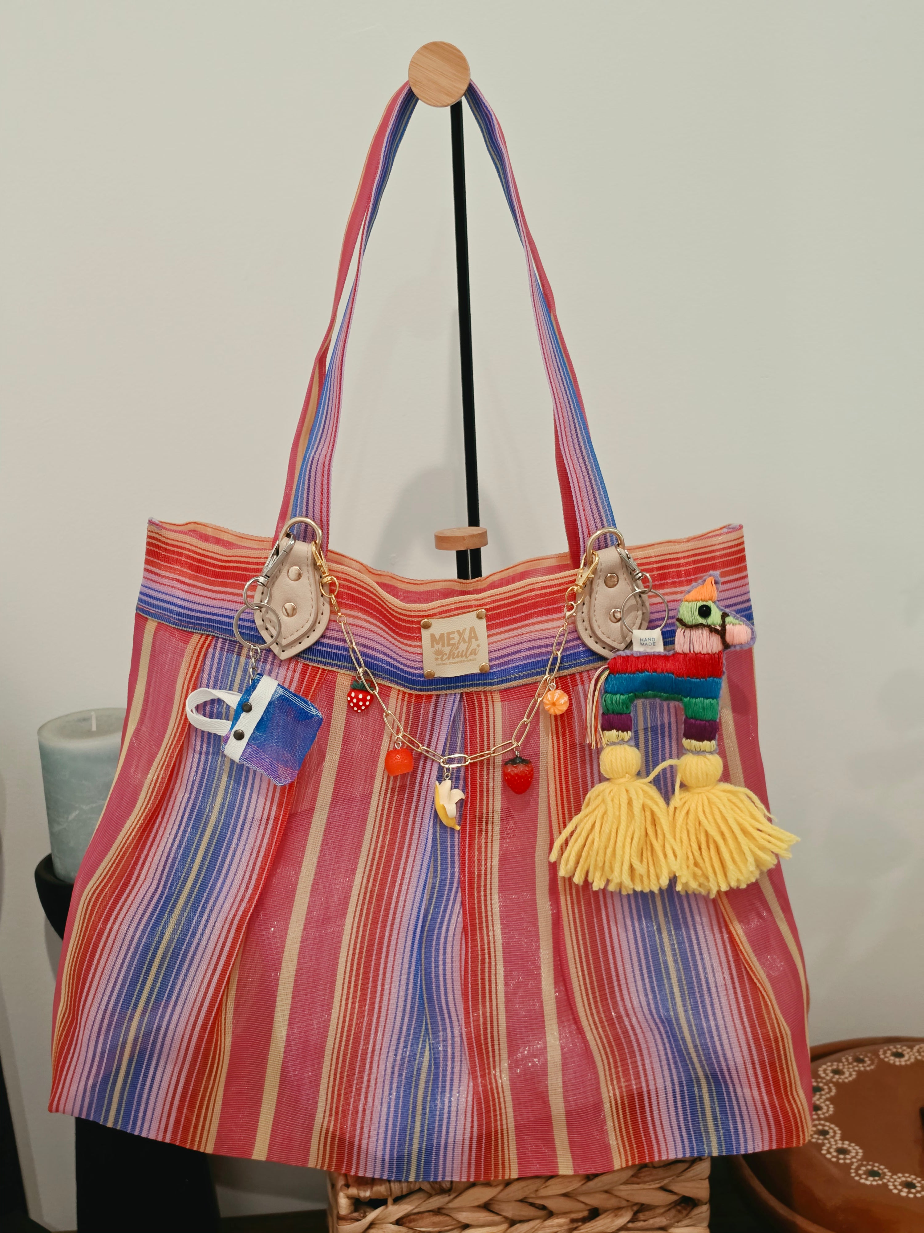 Tote Bag Premium de Mercado "Fruta Fresca" - Rayas Rosas con Dijes Frutales y Set de 3 Piezas
