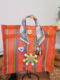 Bolso de Mercado Grande "Farmacia y Fiesta" con Dijes del Dr. Simi y Piñata Artesanal
