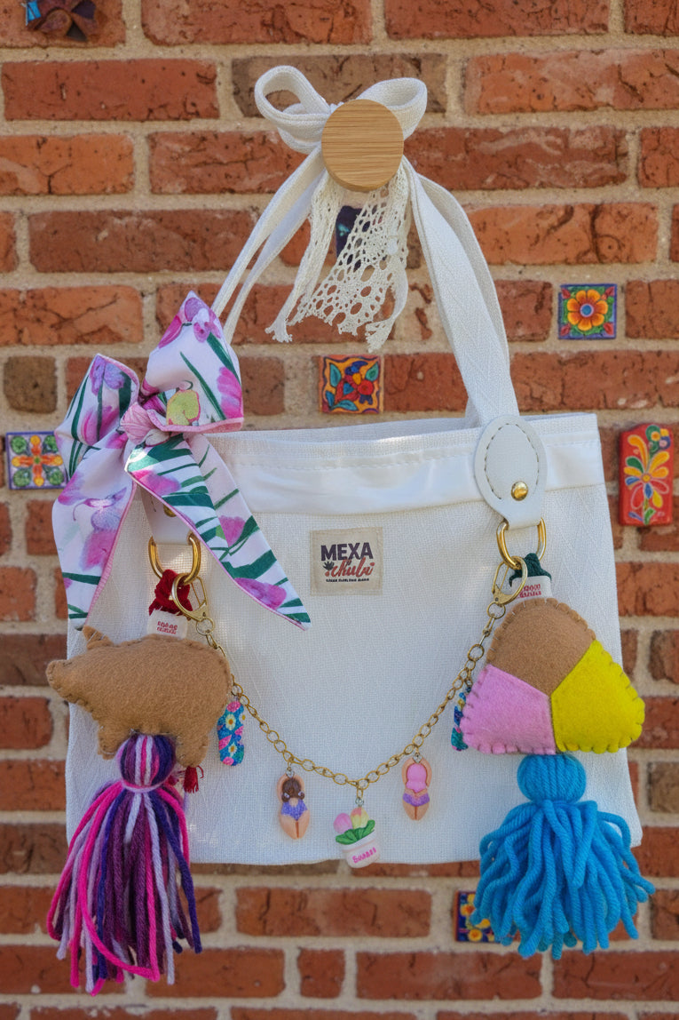 Bolso de mercado mexicano blanco con set completo de charms