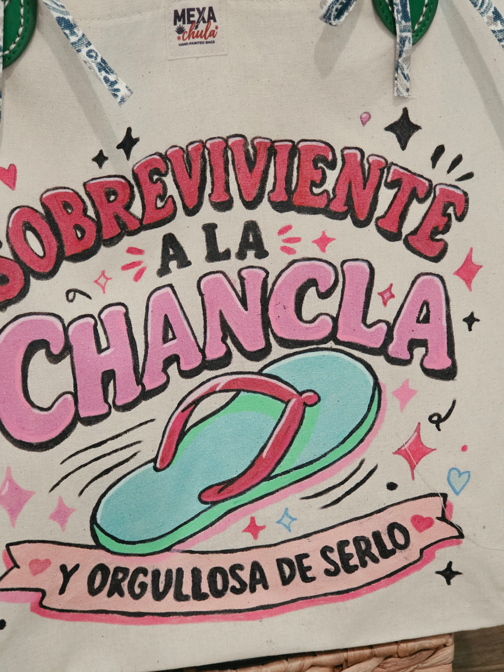Tote Bag Pintada a Mano "Sobreviviente a la Chancla" - Set Premium 2 en 1 Desmontable